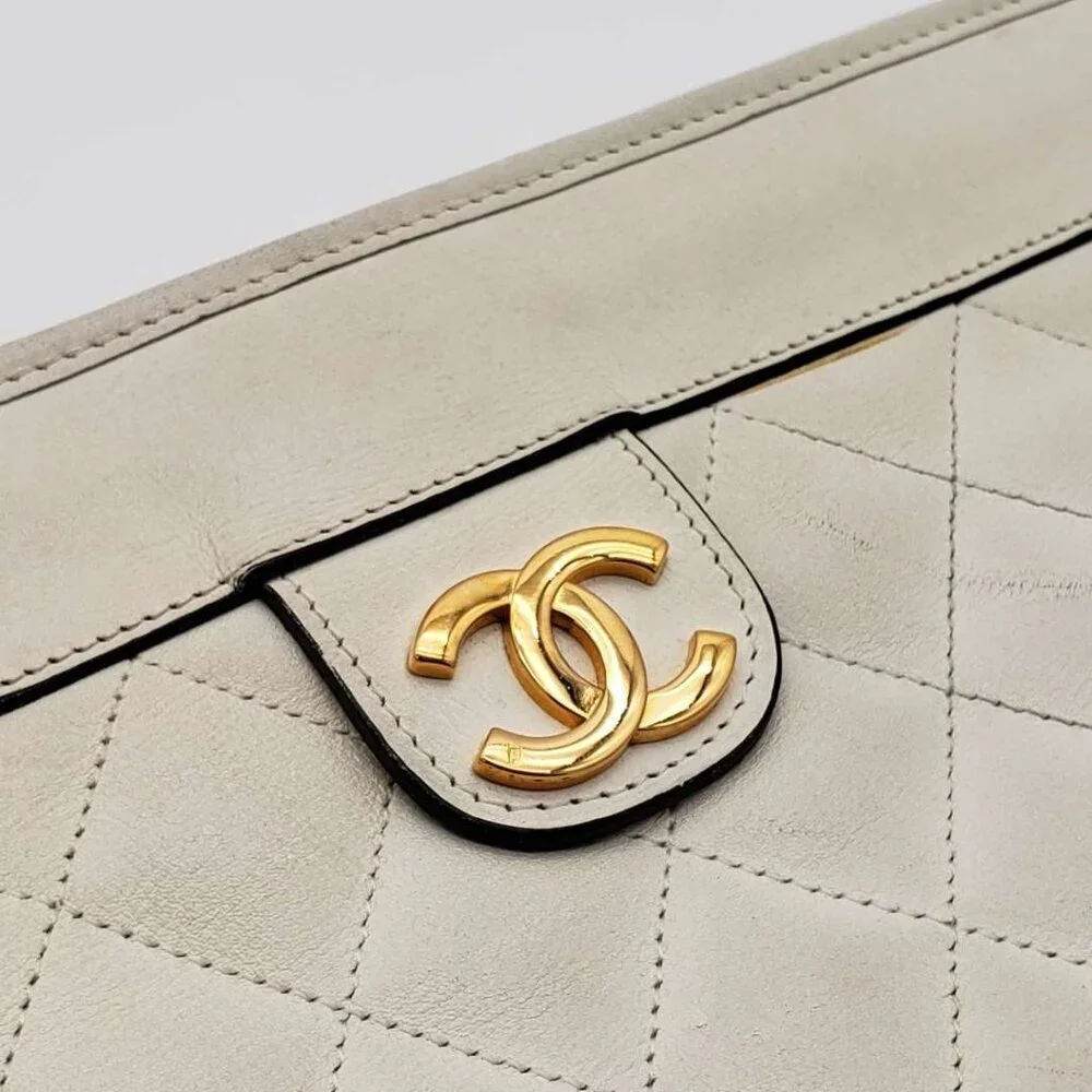 100% Authentic CHANEL Classic Leather Clutch Bag 500-101424 - Picture 11 of 16